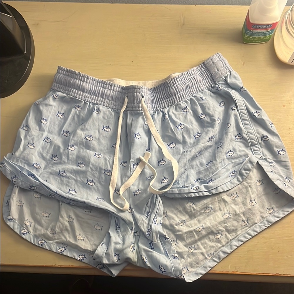 Southern Tide Blue Fish Print Shorts